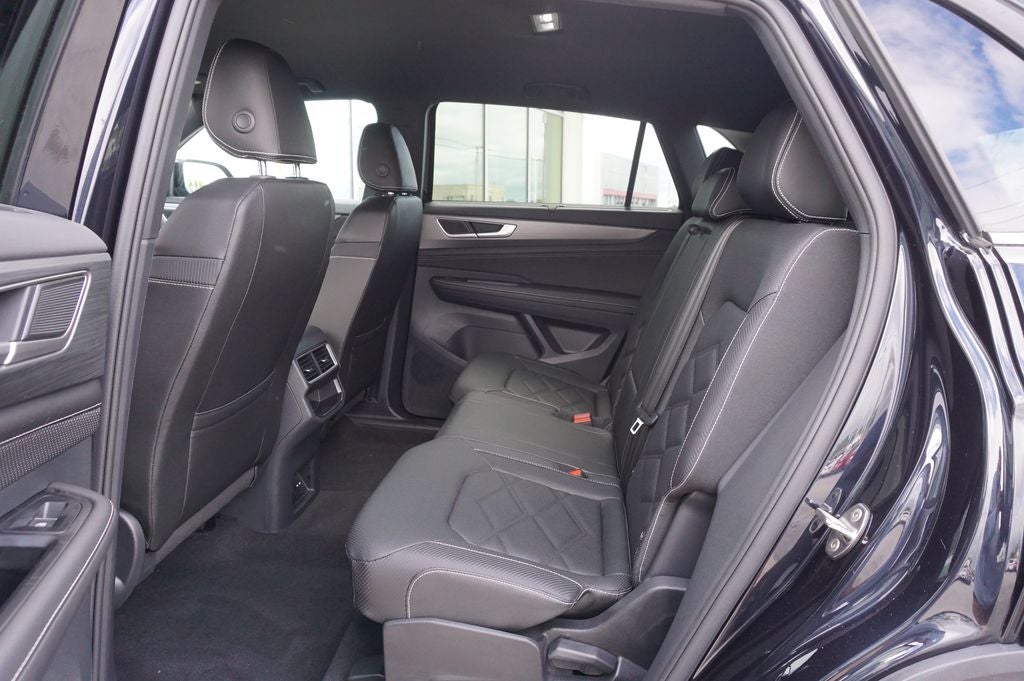 2025 Volkswagen Atlas Cross Sport 2.0T SE w/Technology
