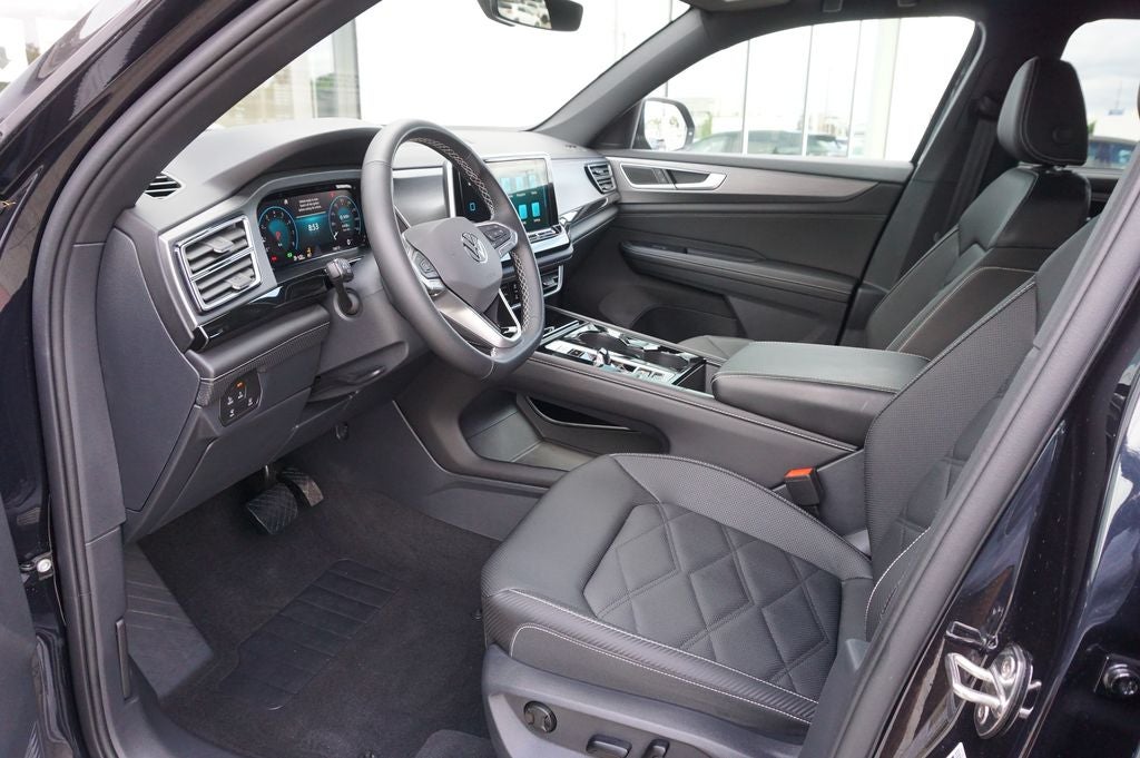 2025 Volkswagen Atlas Cross Sport 2.0T SE w/Technology