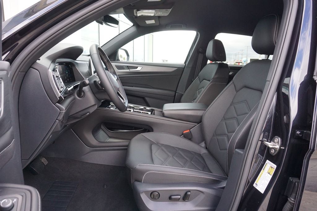 2025 Volkswagen Atlas Cross Sport 2.0T SE w/Technology