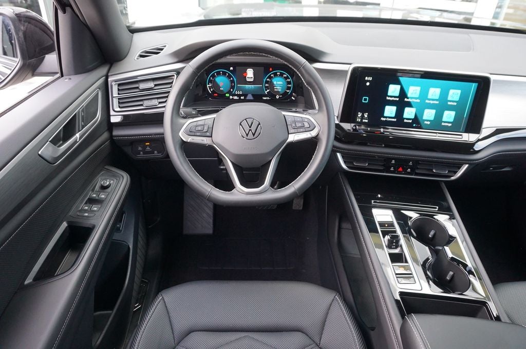 2025 Volkswagen Atlas Cross Sport 2.0T SE w/Technology