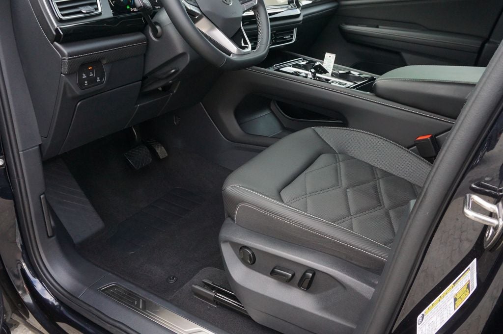 2025 Volkswagen Atlas Cross Sport 2.0T SE w/Technology