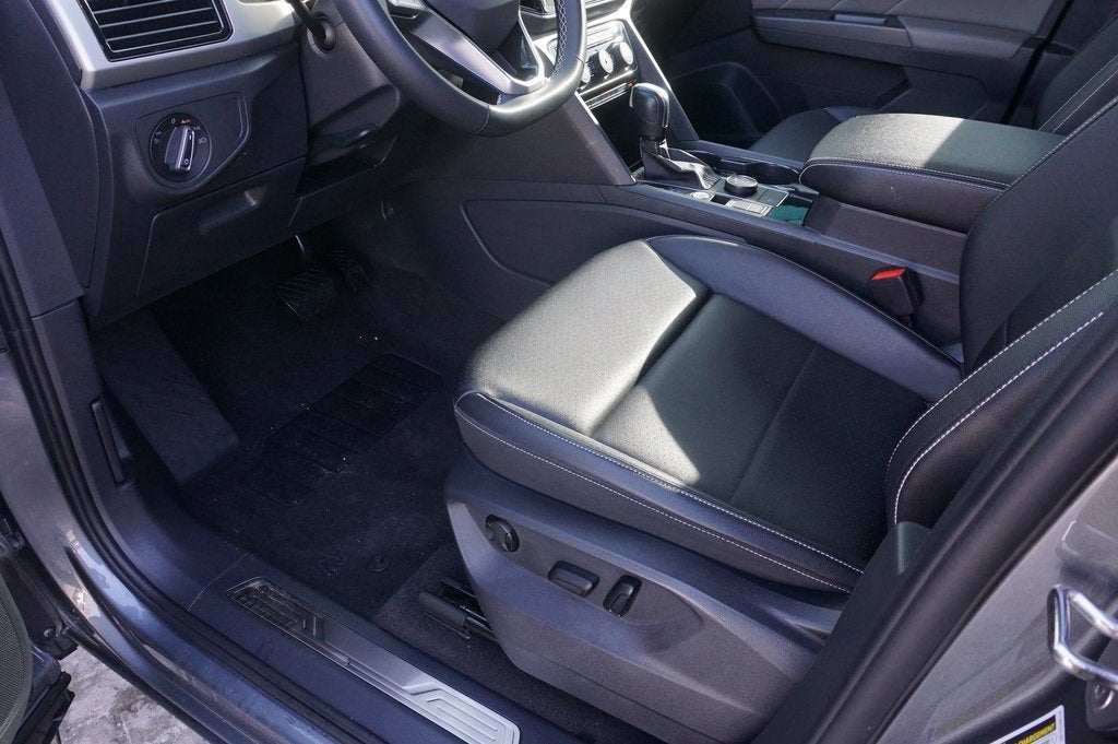 2023 Volkswagen Atlas 2.0T SE w/Technology