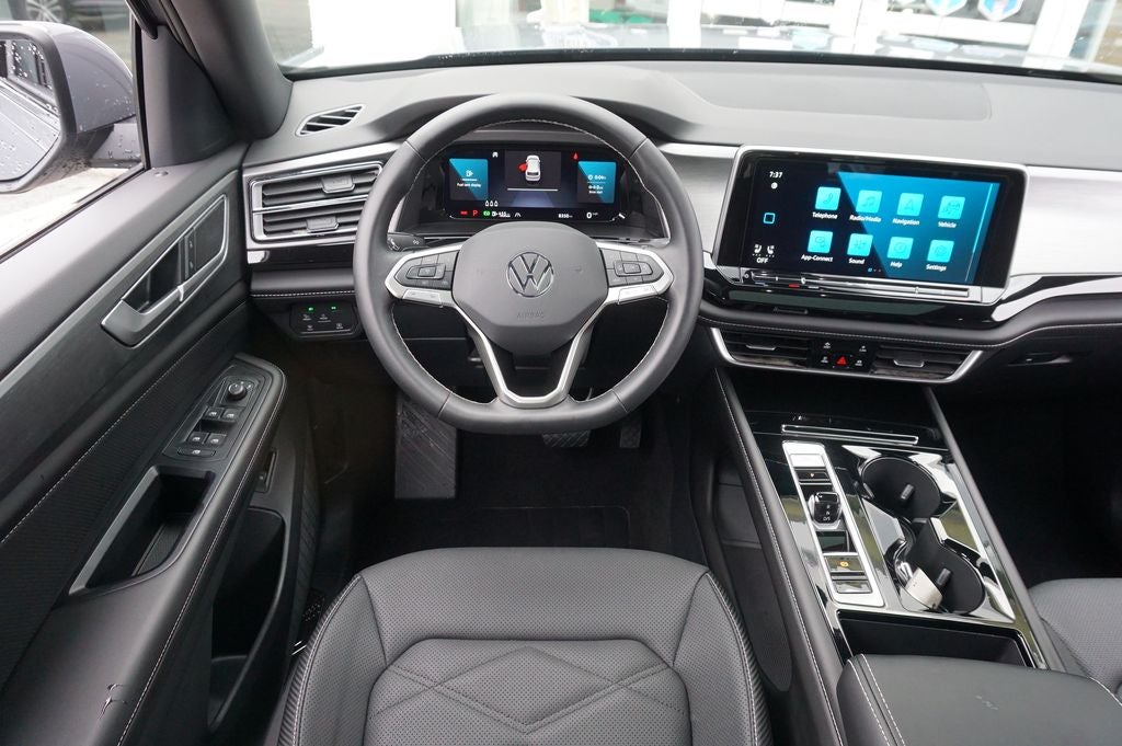 2026 Volkswagen Atlas Cross Sport 2.0T SE w/Technology