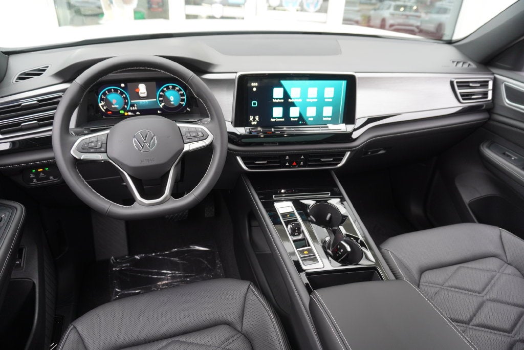 2026 Volkswagen Atlas Cross Sport SE w/Technology
