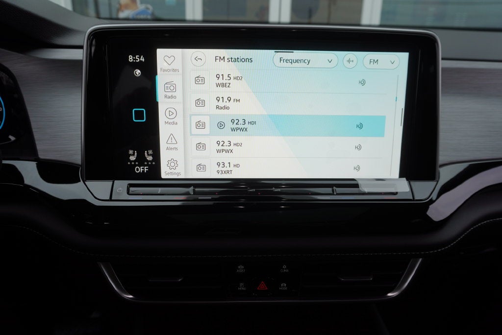 2026 Volkswagen Atlas Cross Sport SE w/Technology