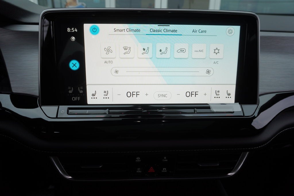 2026 Volkswagen Atlas Cross Sport SE w/Technology