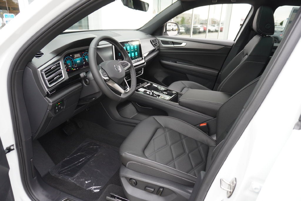 2026 Volkswagen Atlas Cross Sport SE w/Technology