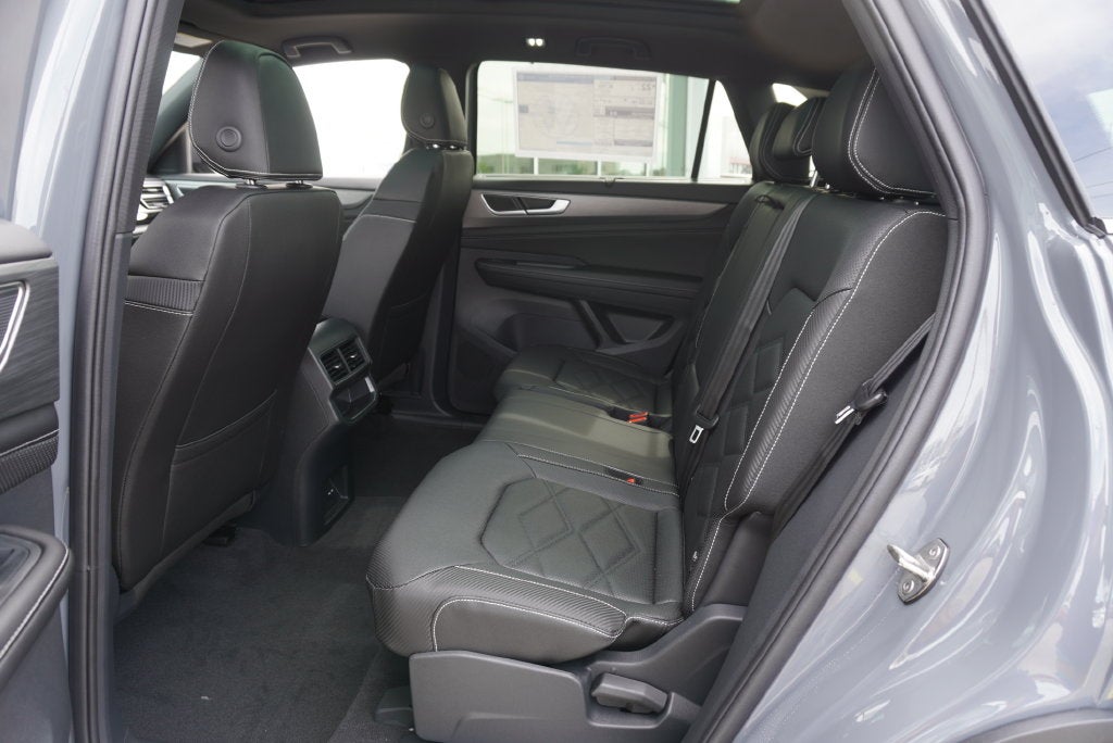 2026 Volkswagen Atlas Cross Sport SE w/Technology