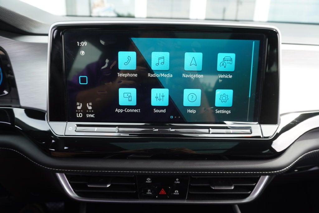 2026 Volkswagen Atlas Cross Sport SE w/Technology