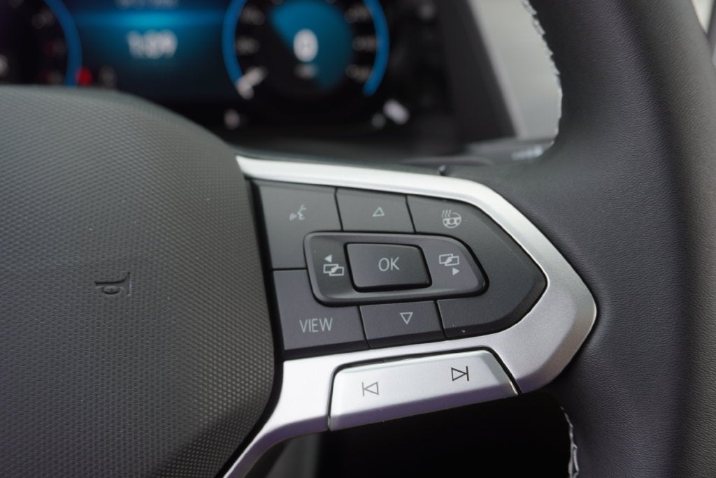 2026 Volkswagen Atlas Cross Sport SE w/Technology