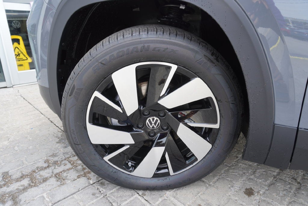 2026 Volkswagen Atlas Cross Sport SE w/Technology