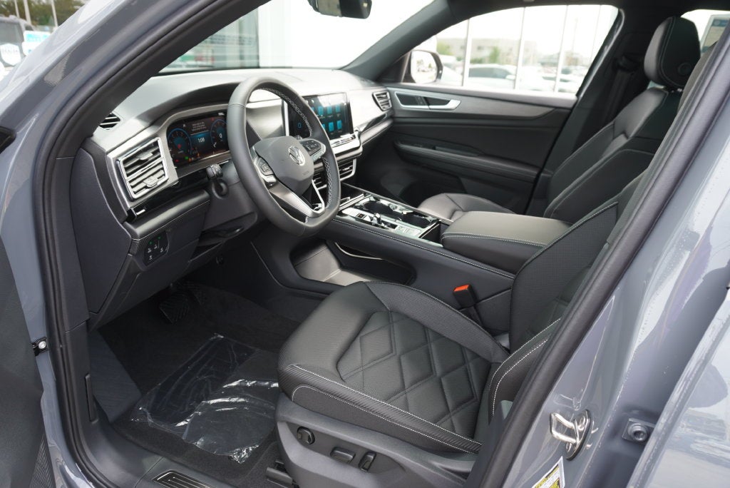 2026 Volkswagen Atlas Cross Sport SE w/Technology