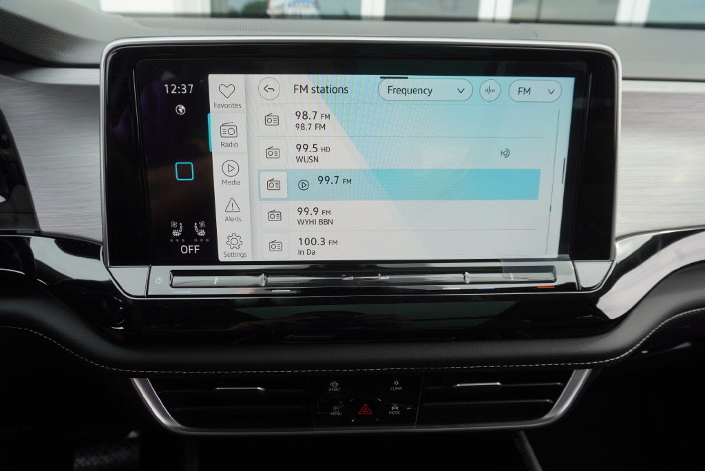 2026 Volkswagen Atlas Cross Sport SE w/Technology
