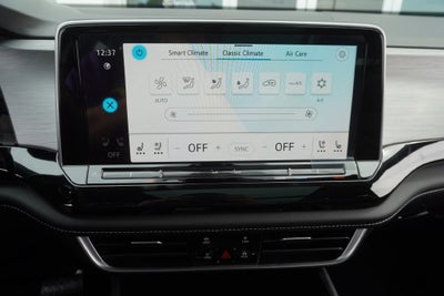 2026 Volkswagen Atlas Cross Sport SE w/Technology