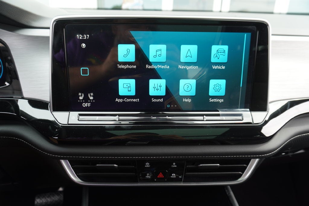 2026 Volkswagen Atlas Cross Sport SE w/Technology
