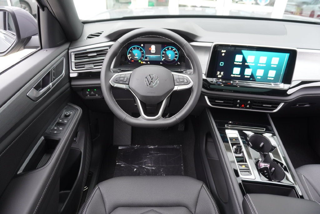 2026 Volkswagen Atlas Cross Sport SE w/Technology