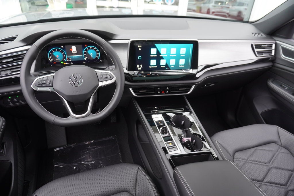 2026 Volkswagen Atlas Cross Sport SE w/Technology