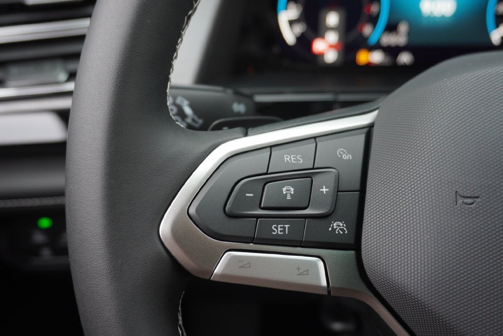 2026 Volkswagen Atlas Cross Sport SE w/Technology