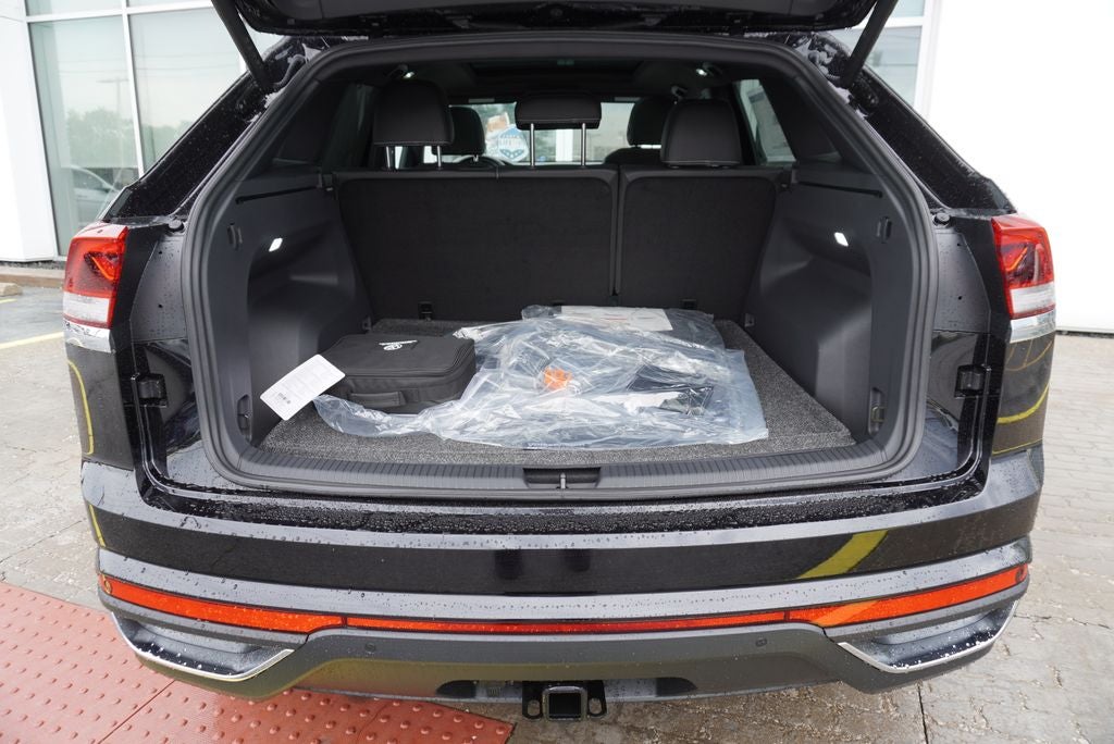 2026 Volkswagen Atlas Cross Sport SE w/Technology