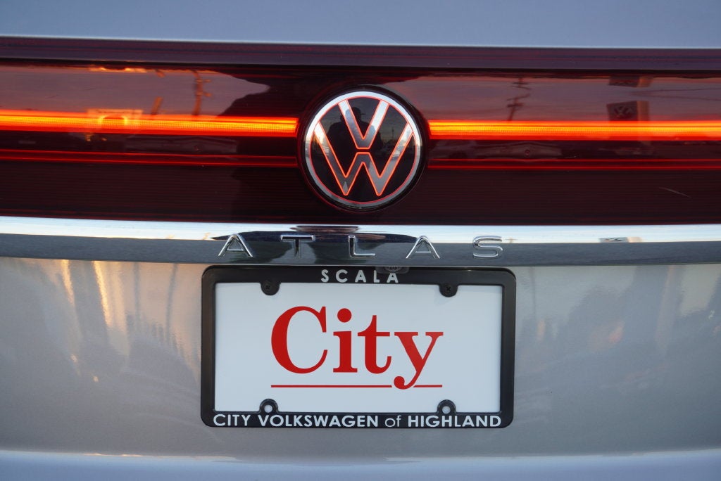 2025 Volkswagen Atlas Cross Sport 2.0T SE w/Technology