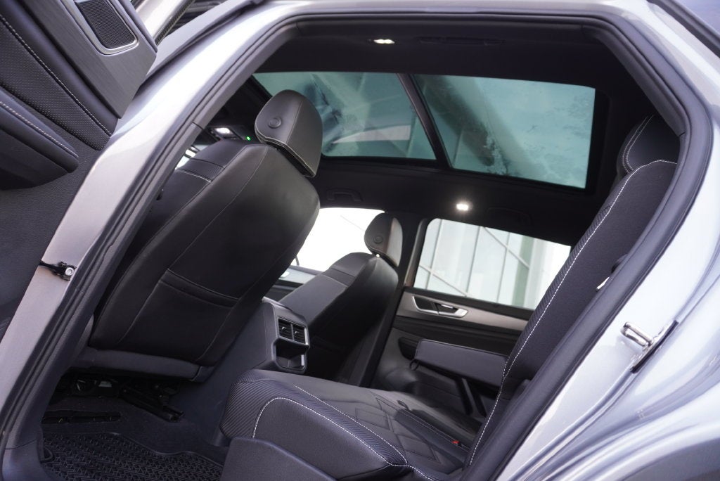 2025 Volkswagen Atlas Cross Sport 2.0T SE w/Technology