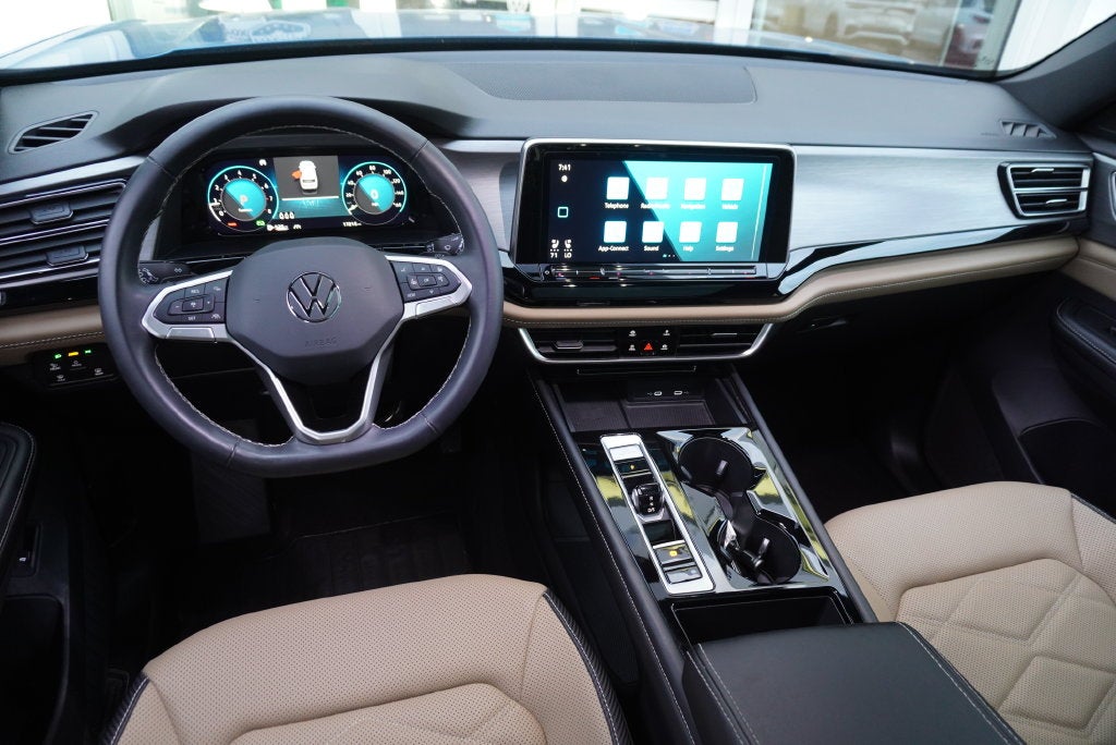 2024 Volkswagen Atlas Cross Sport 2.0T SE w/Technology