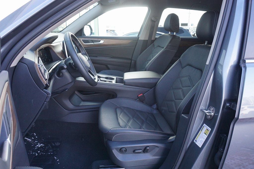 2025 Volkswagen Atlas 2.0T SE