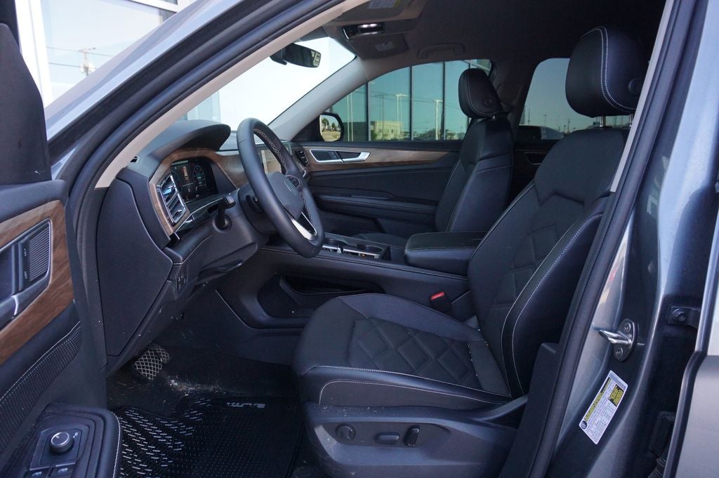 2024 Volkswagen Atlas 2.0T SE
