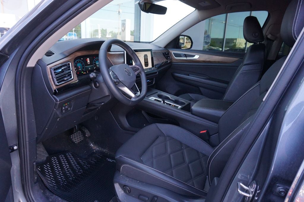 2024 Volkswagen Atlas 2.0T SE