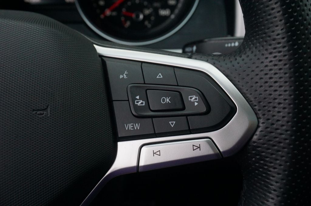 2021 Volkswagen Atlas 3.6L V6 SE w/Technology R-Line