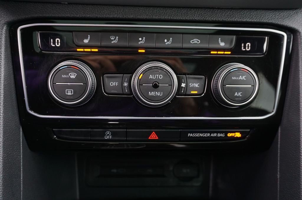 2022 Volkswagen Atlas Cross Sport 3.6L V6 SEL R-Line