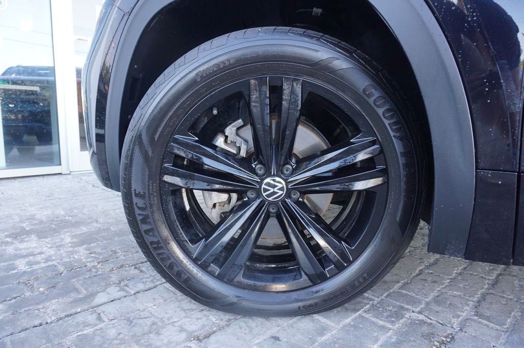 2023 Volkswagen Atlas Cross Sport 3.6L V6 SEL R-Line