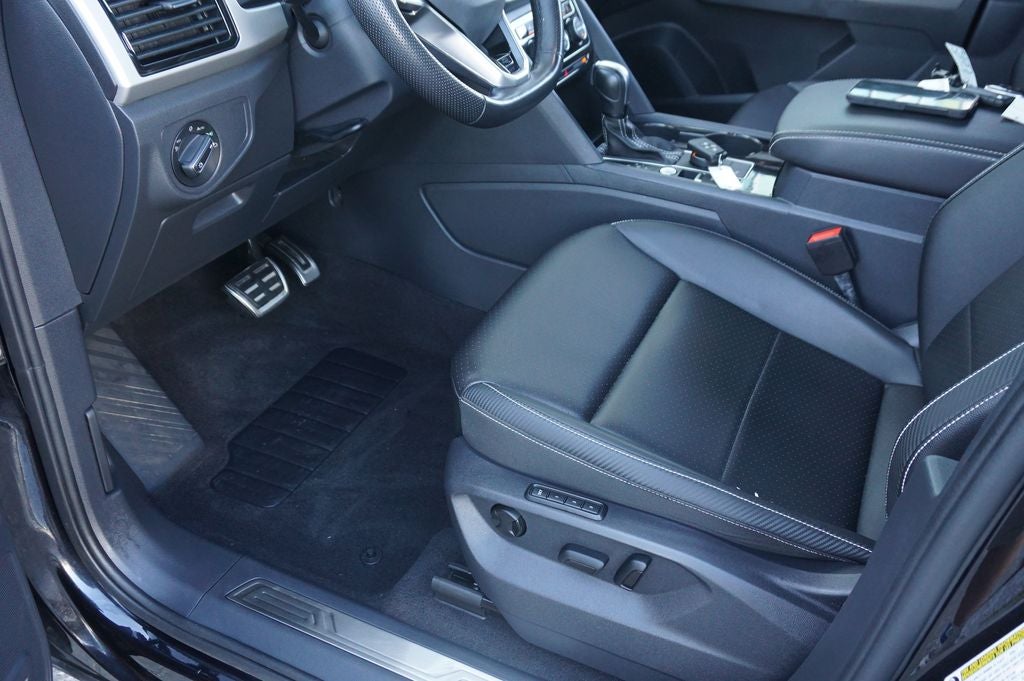 2023 Volkswagen Atlas Cross Sport 3.6L V6 SEL R-Line