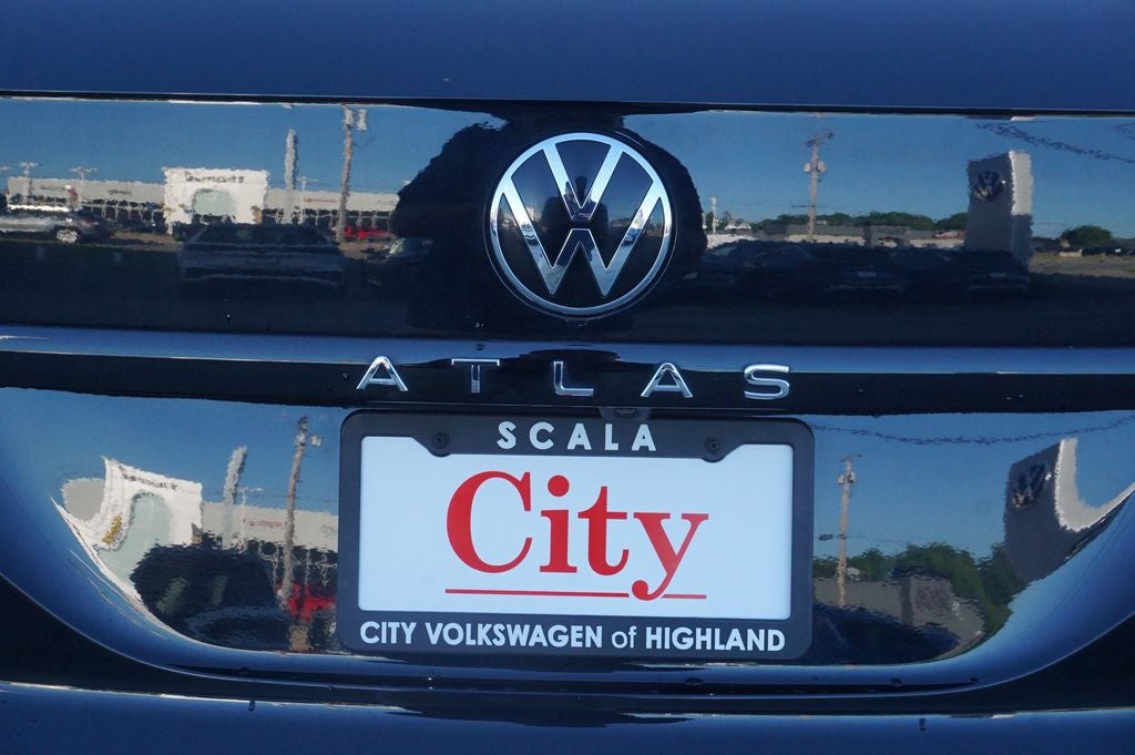 2023 Volkswagen Atlas Cross Sport 3.6L V6 SEL R-Line