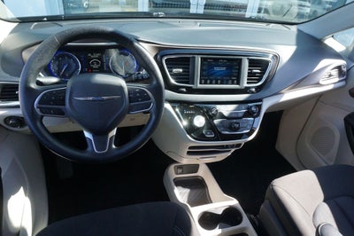 2020 Chrysler Voyager LX