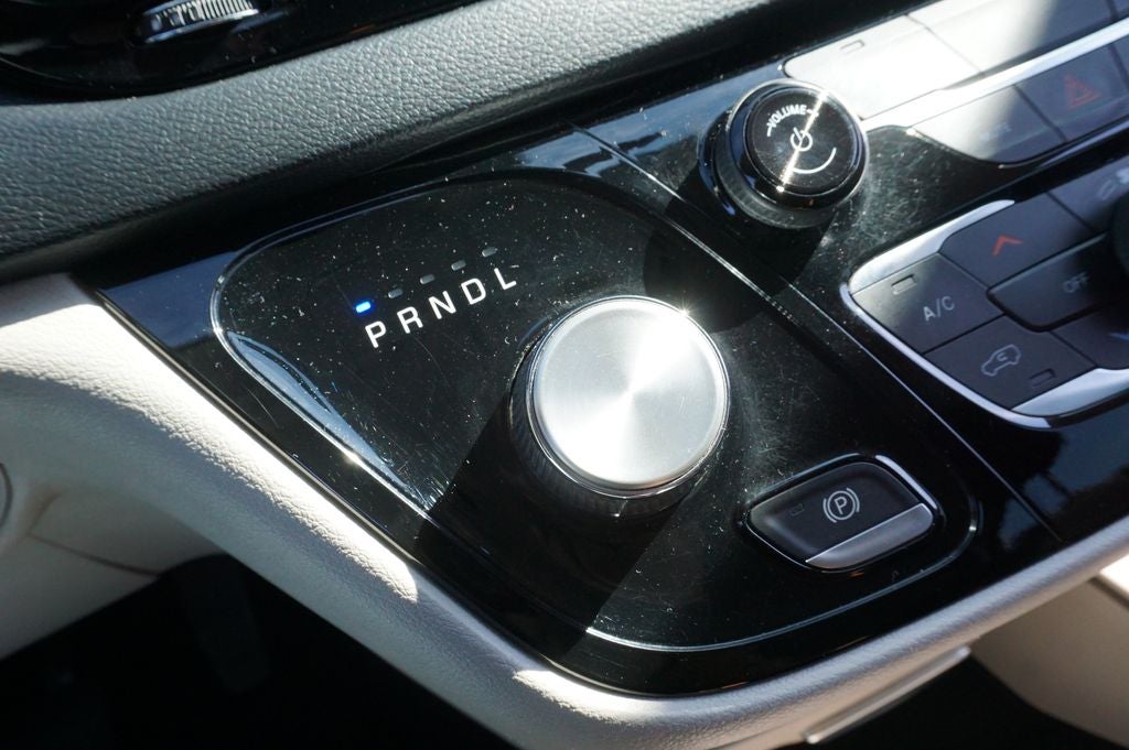 2020 Chrysler Voyager LX