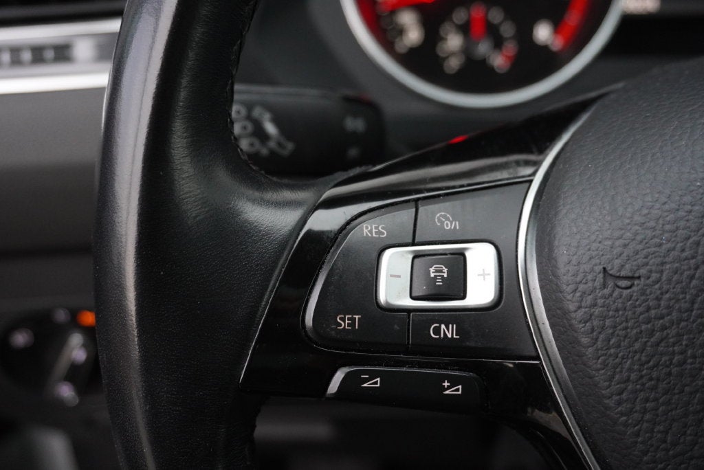 2018 Volkswagen Tiguan 2.0T SEL 4Motion