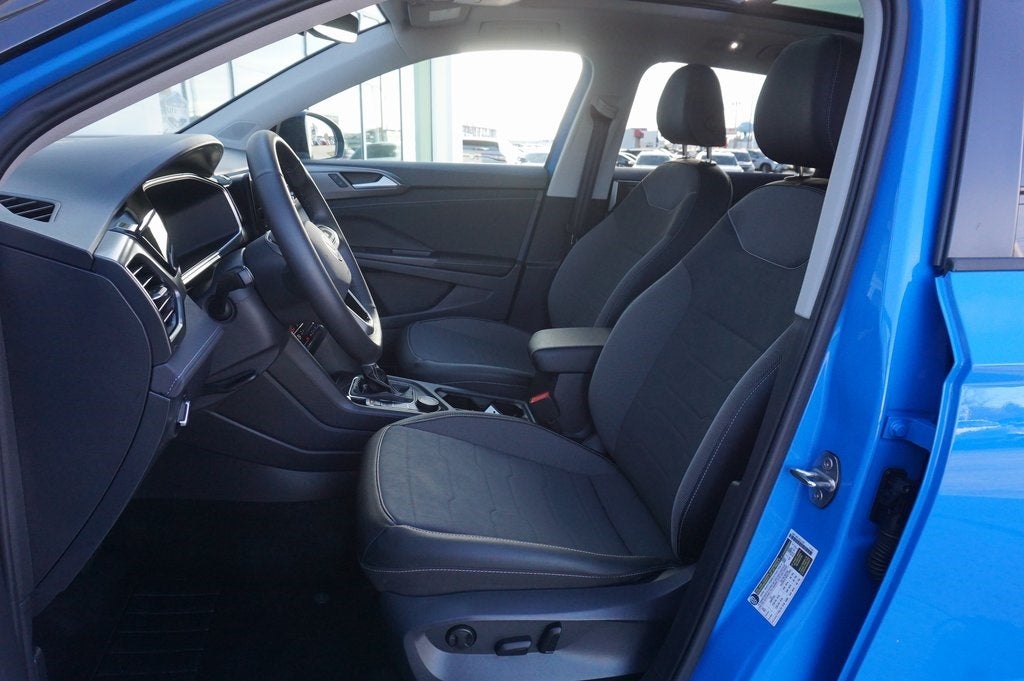 2025 Volkswagen Taos 1.5T SE Black