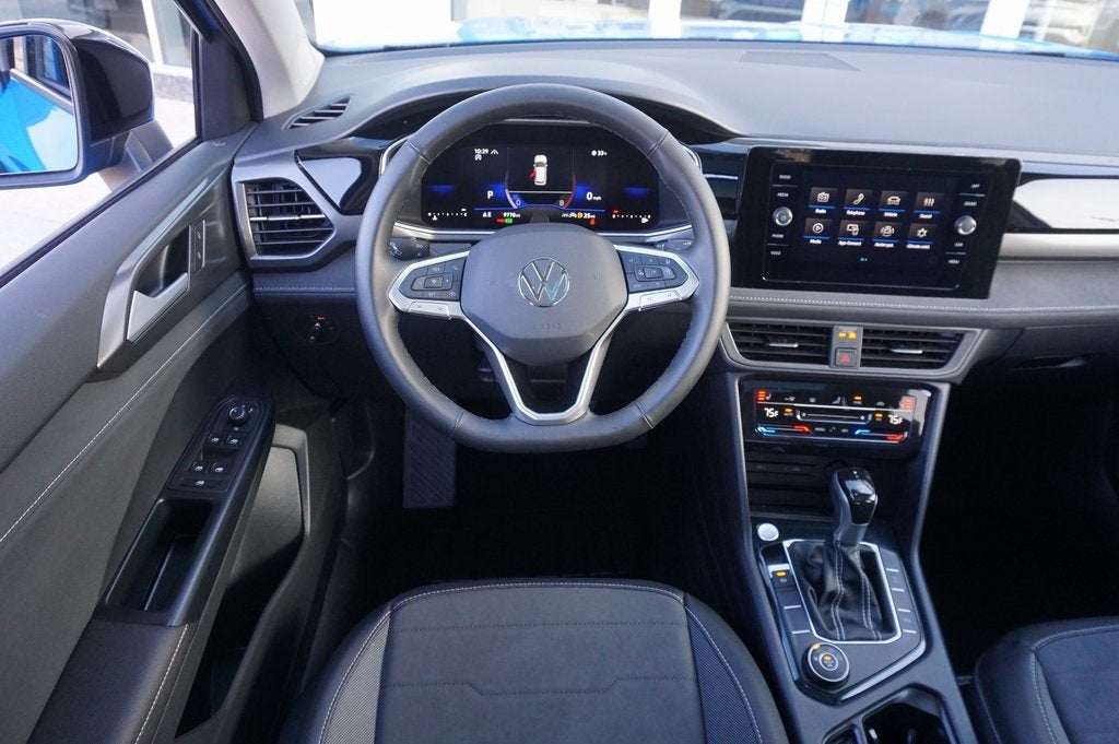 2025 Volkswagen Taos 1.5T SE Black