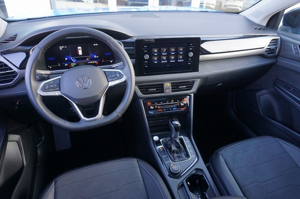 2025 Volkswagen Taos 1.5T SE Black