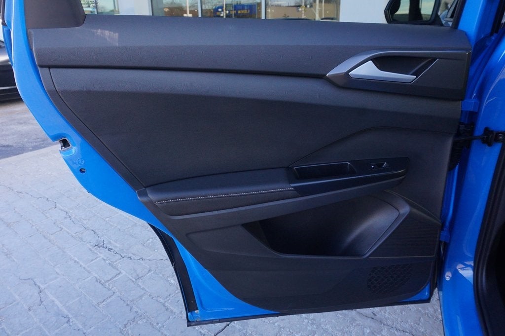 2025 Volkswagen Taos 1.5T SE Black