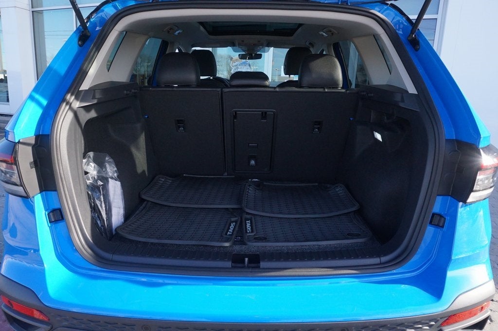 2025 Volkswagen Taos 1.5T SE Black