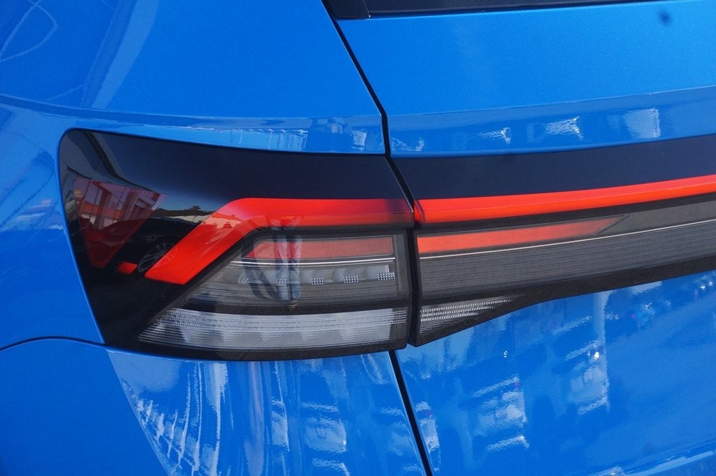 2025 Volkswagen Taos 1.5T SE Black