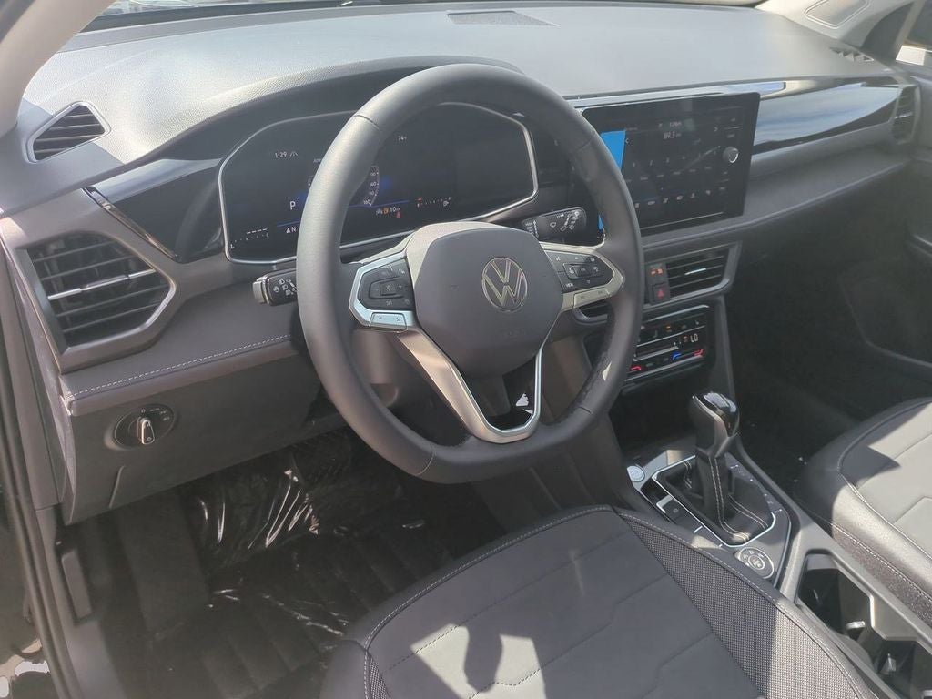 2025 Volkswagen Taos 1.5T SE Black