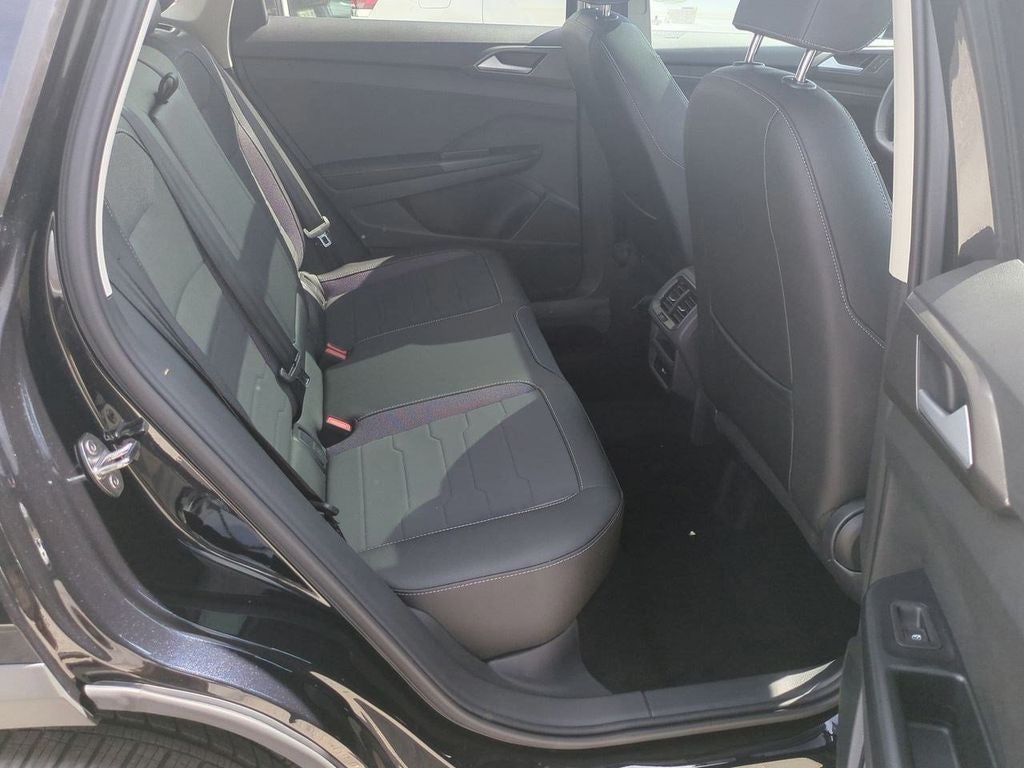 2025 Volkswagen Taos 1.5T SE Black