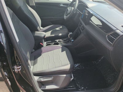 2025 Volkswagen Taos 1.5T SE Black