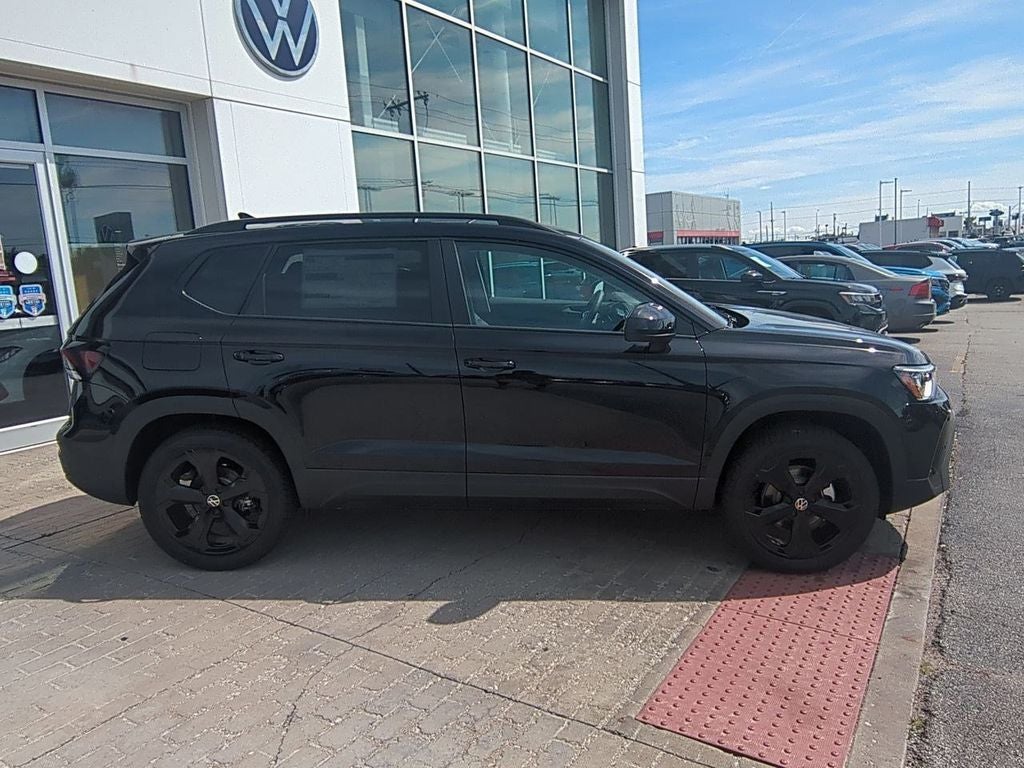 2025 Volkswagen Taos 1.5T SE Black