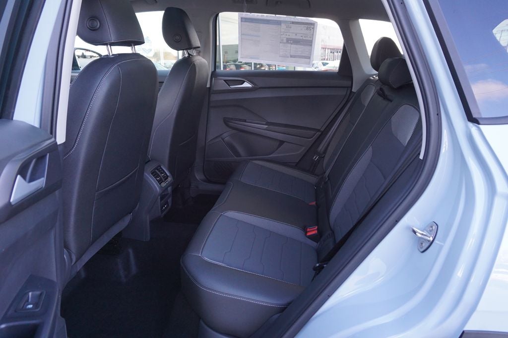 2026 Volkswagen Taos 1.5T SE Black