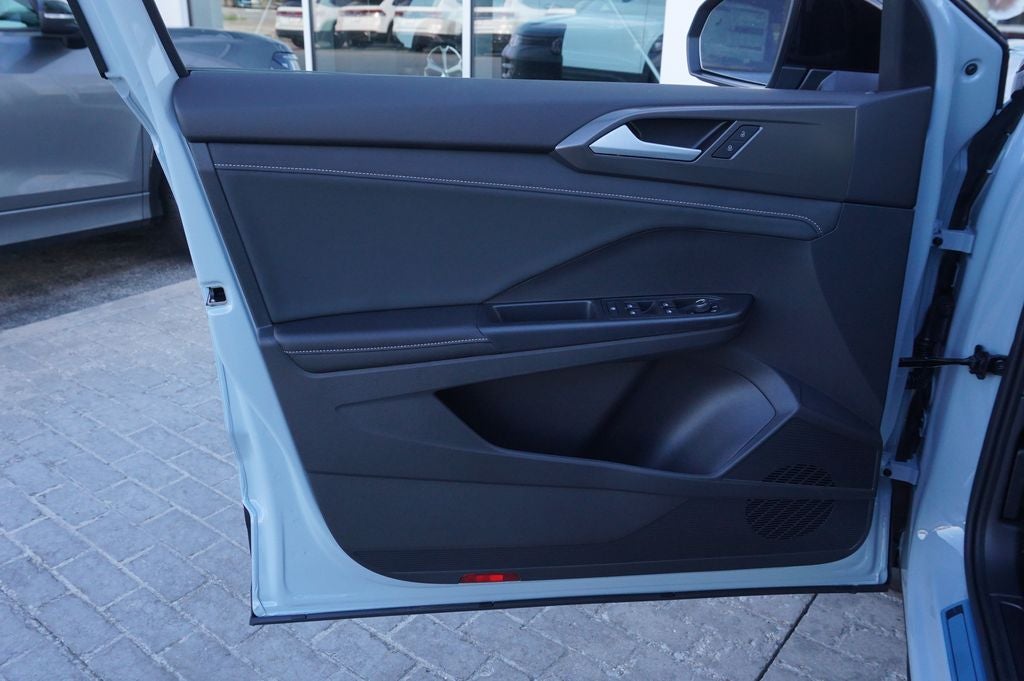 2026 Volkswagen Taos 1.5T SE Black
