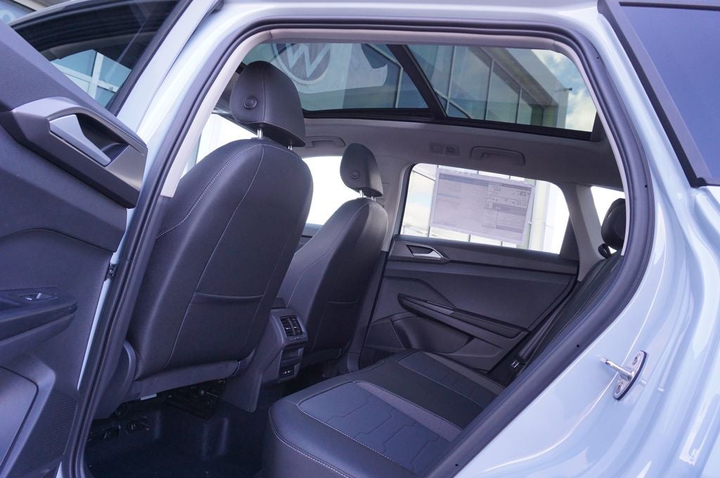 2026 Volkswagen Taos 1.5T SE Black